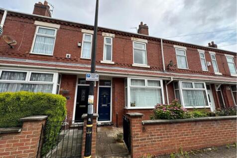 2 Bedroom &#43; box / office room Terraced for rent