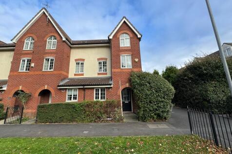 3 Bedroom End Terrace for Rent