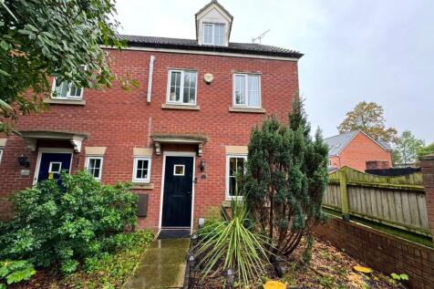 4 Bedroom House Available For Rent