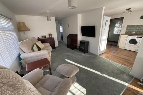 Lounge Kitchen