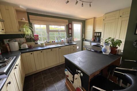 Kitchen Breakfast Bar