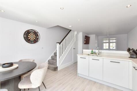 Kitchen/Dining Area