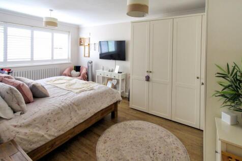 Bedroom 1a
