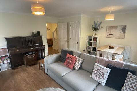 Lounge / Dining Room