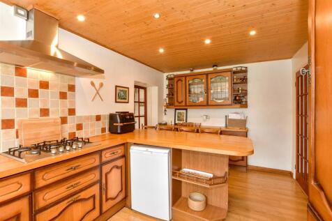 Kitchen/Breakfast Area