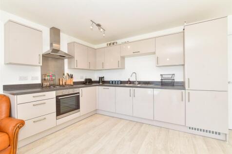 Lounge/ Kitchen