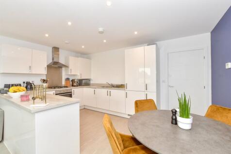 Living/Kitchen