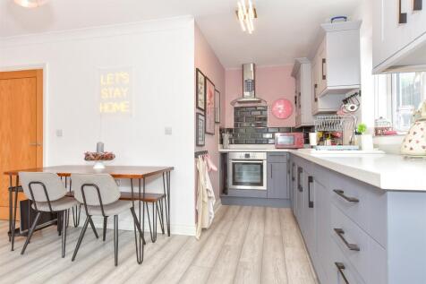 Lounge/ Kitchen