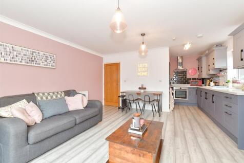 Lounge/ Kitchen