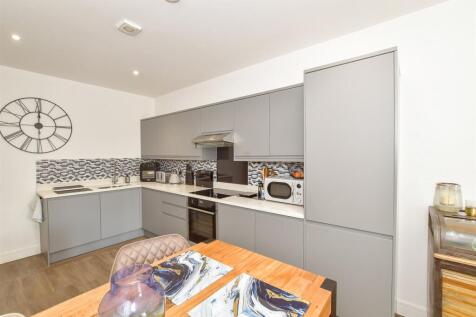 Lounge/ Kitchen
