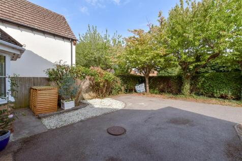 Driveway/Parking