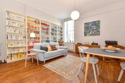 Lounge/Kitchen