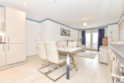 Lounge/Kitchen