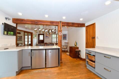 Kitchen/Dining Area