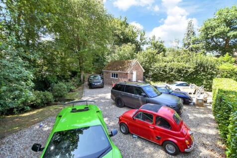 Driveway/Parking