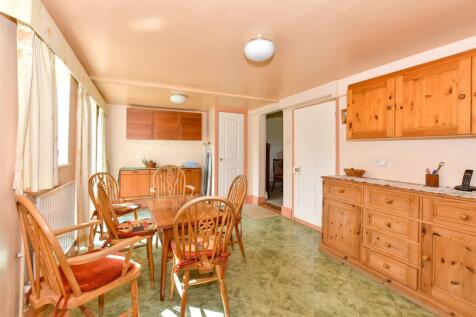 Kitchen/ Breakfast Room