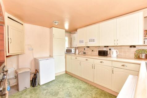 Kitchen/ Breakfast Room
