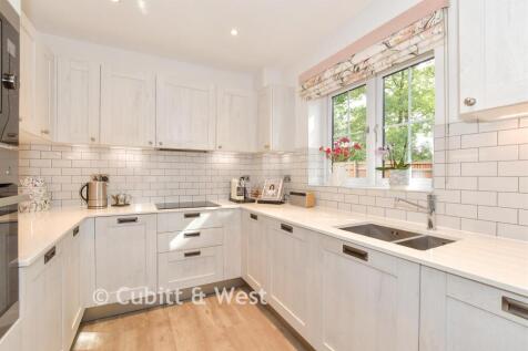Kitchen/ Dining Room