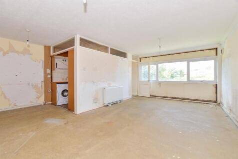Lounge/Dining Area