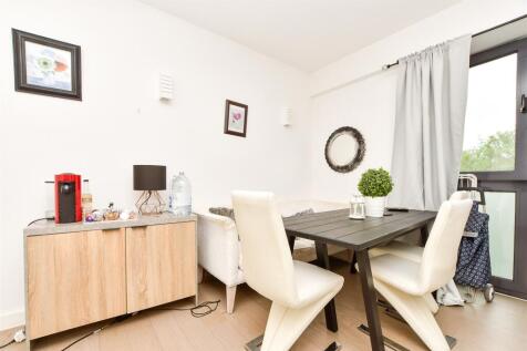 Kitchen/ Lounge