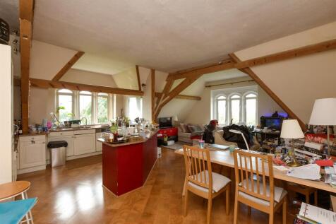 Kitchen/Dining Area