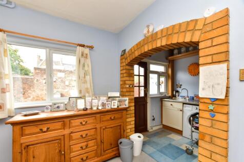 Kitchen/Dining Area