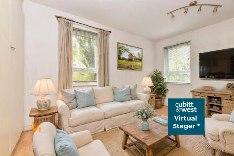 Lounge / Bedroom (Farmhouse Style)