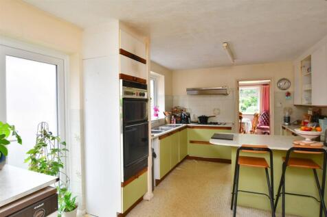 Kitchen/ Breakfast Room