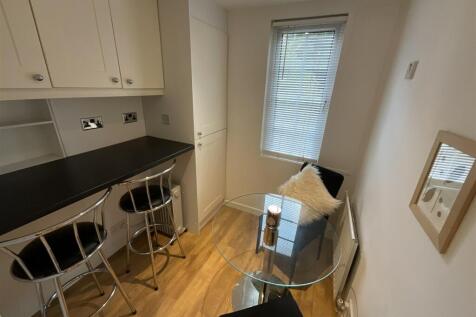 Annexe 1 Study/Breakfast Area