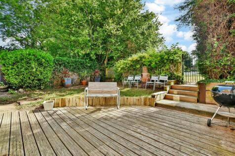 Patio/Decking Area