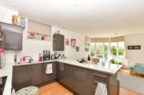 Lounge/Kitchen