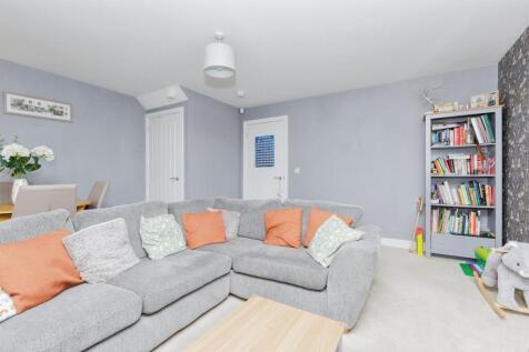 Lounge/ Dining Room