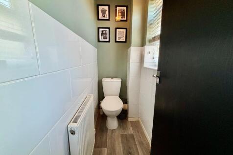 First Floor Cloakroom