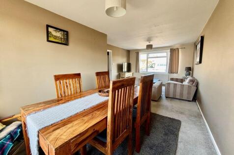 Lounge / Dining Room