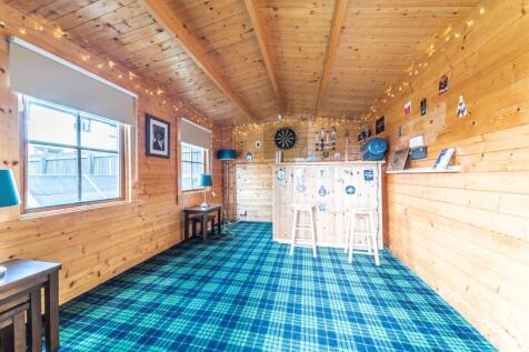 Summer House / Bar