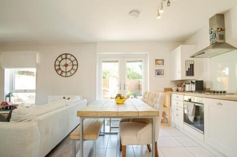 Lounge/ Dining/ Kitchen Area