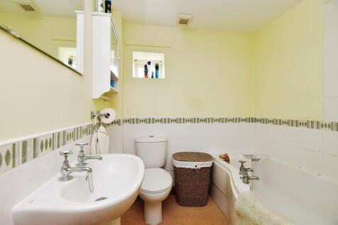 Family Bathroom:
