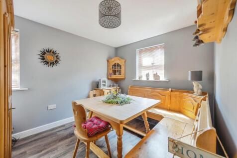 Dining Room: