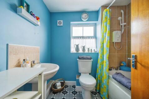 Family Bathroom: