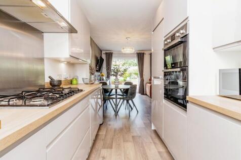 Kitchen: