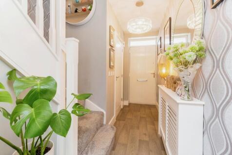 Entrance Hallway: