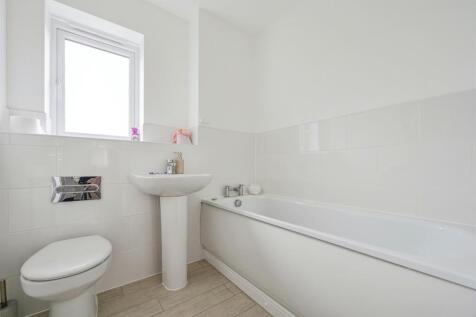 Family Bathroom: