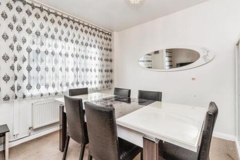Dining Area: