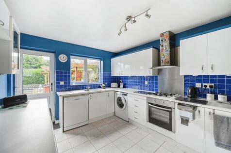Kitchen: