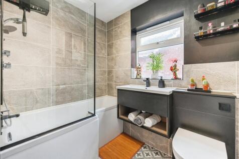 Refitted Family Bathroom: