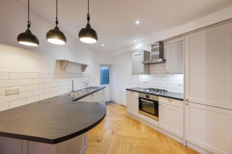Kitchen Area: