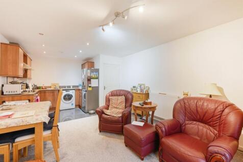 Living Diner Area: