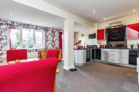 Open Plan Kitchen Diner: