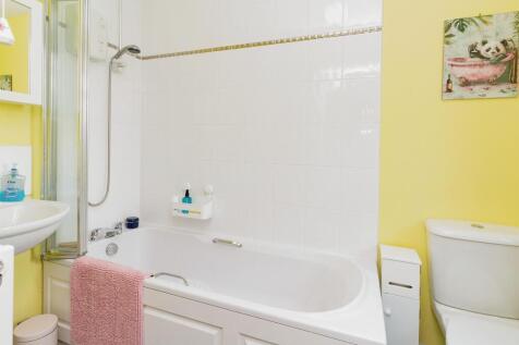 Family Bathroom: