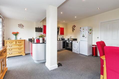 Open Plan Kitchen Diner: